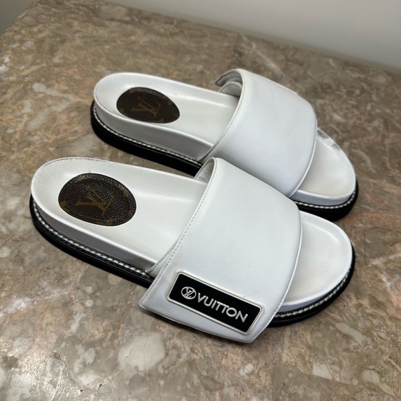 Louis Vuitton | Calfskin Sunset Flat Mule Sandals size 40 - Picture 3 of 8